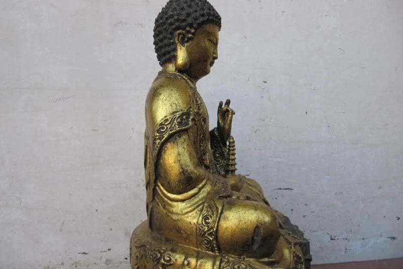 Тибетская Статуэтка бронзовая позолота Tathagata Amitabha Будда держит пагоды сидеть на