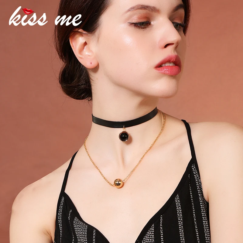 Женское Двухслойное колье KISS ME Трендовое чокер золотого цвета с черным шариком