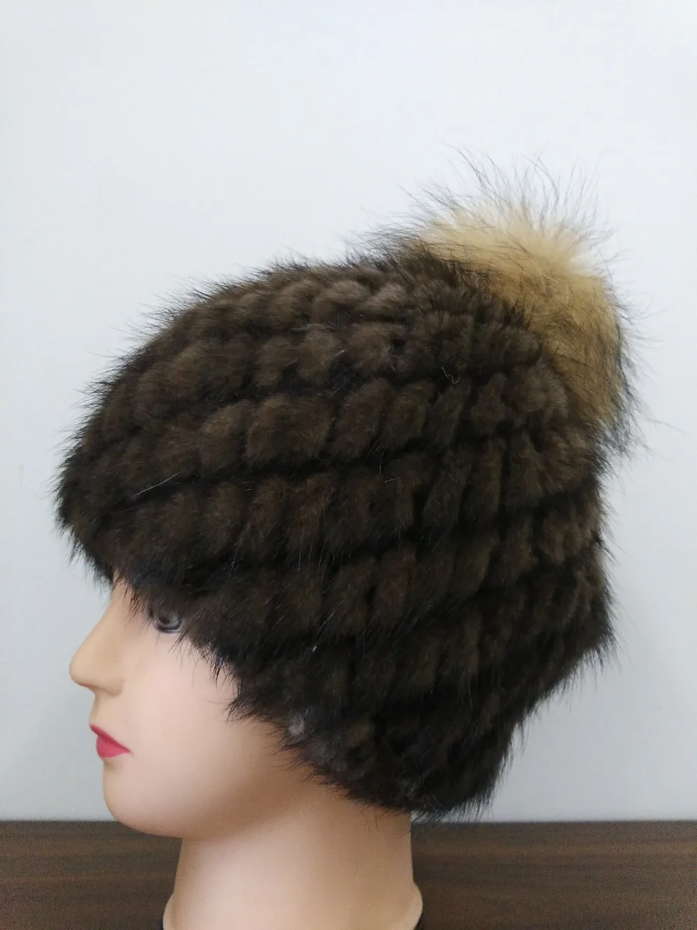 Меховая шапка из натуральной норки модная женская зимняя вязаная меха с лисьим