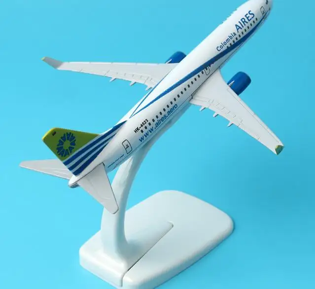 Авиационная модель Колумбийского самолета Боинг 737-800 16 см авиационная