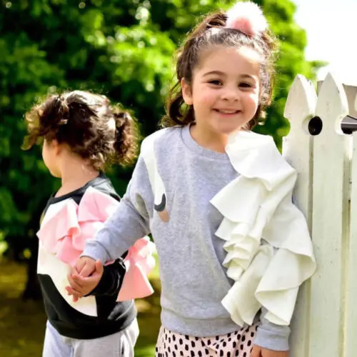 Футболка для маленьких девочек топы осенние черные и розовые Топы с длинным