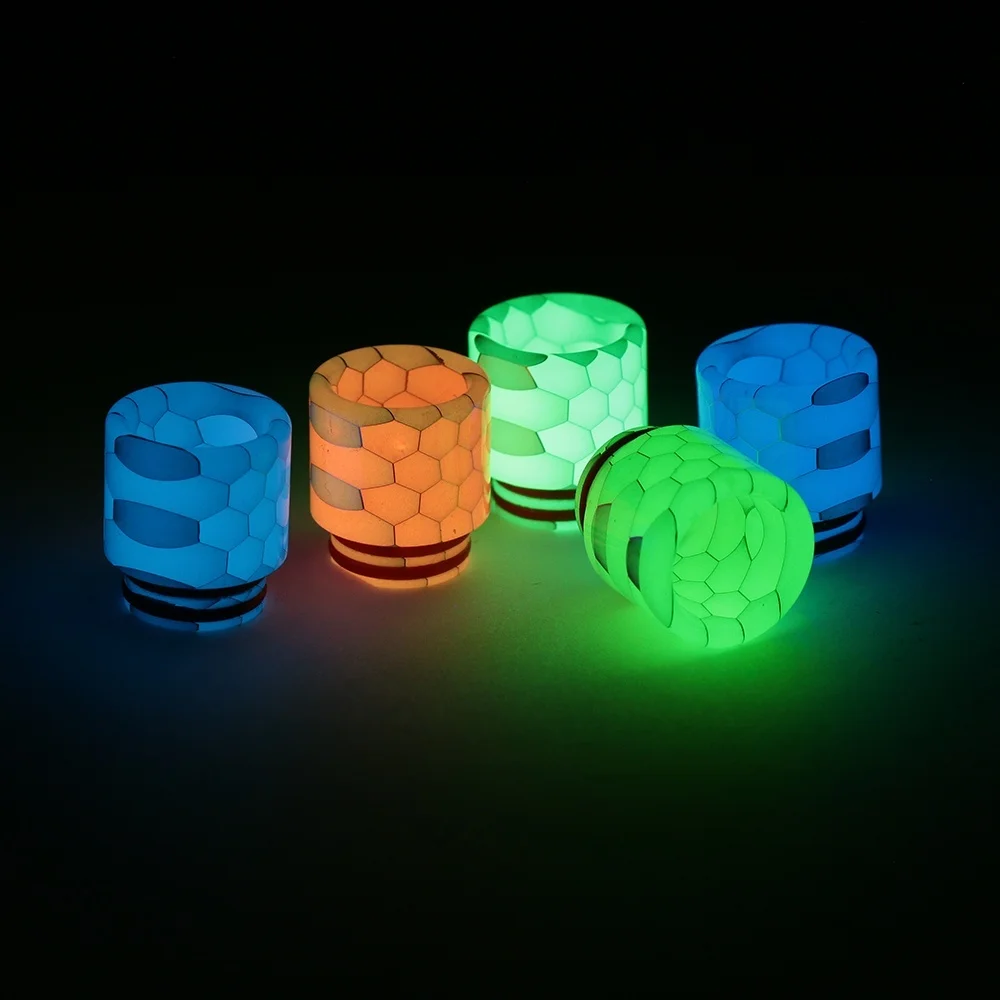 Нить эпоксидная с широким отверстием цветная Кобра змеиная кожа светящийся 810