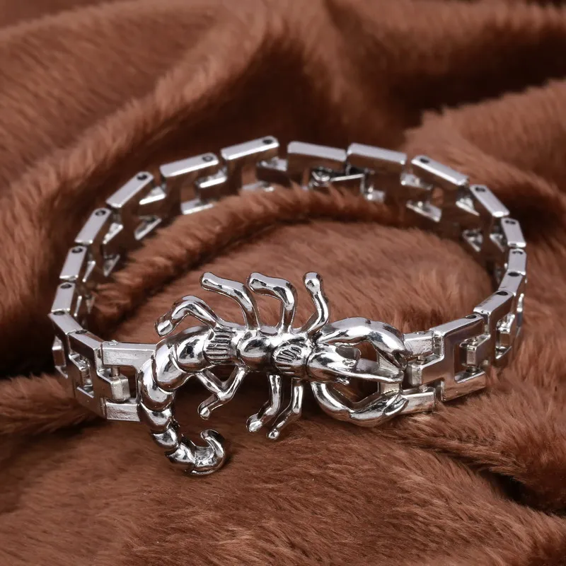 Крупные мужские браслеты в виде пиратского скорпиона ювелирное украшение