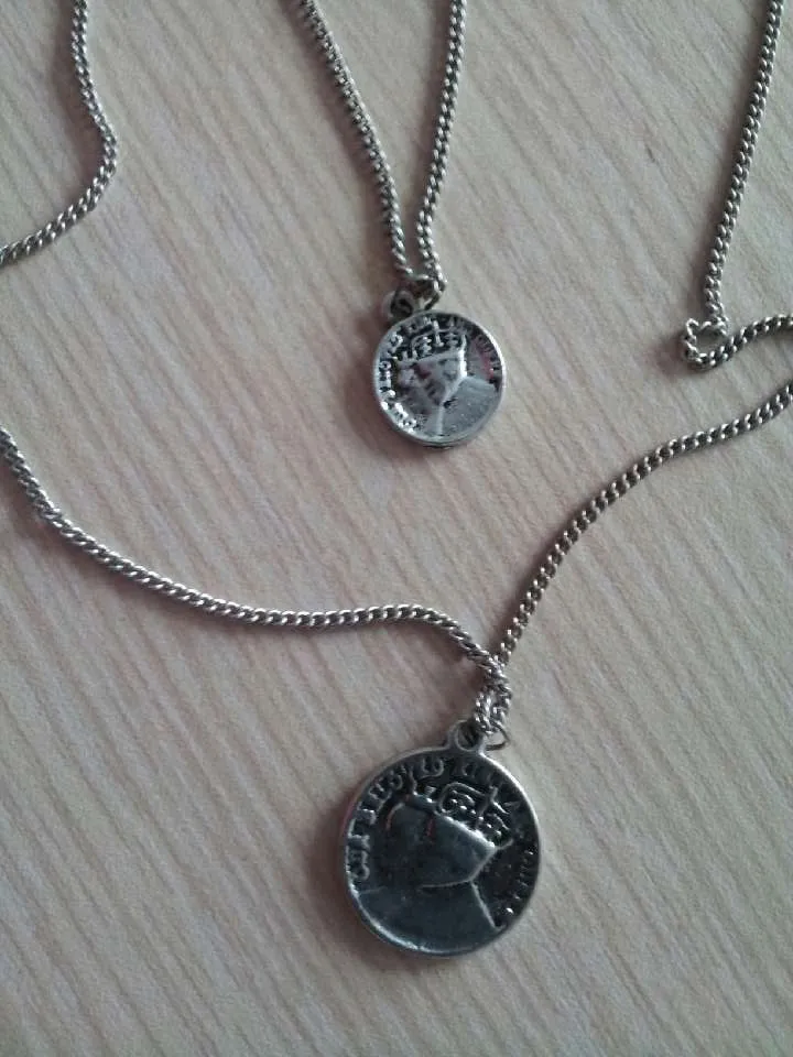 Ретро стиль ожерелье-чокер Queen Avatar для женщин и мужчин, подвески на цепочке для свитеров. Бесплатная доставка.