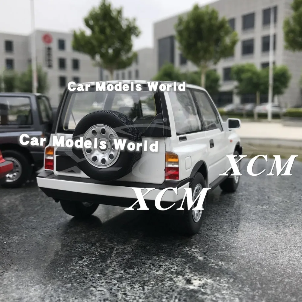 Литая модель автомобиля для Vitara эскудо LHD (белый) 1:18 + небольшой подарок!|Наземный