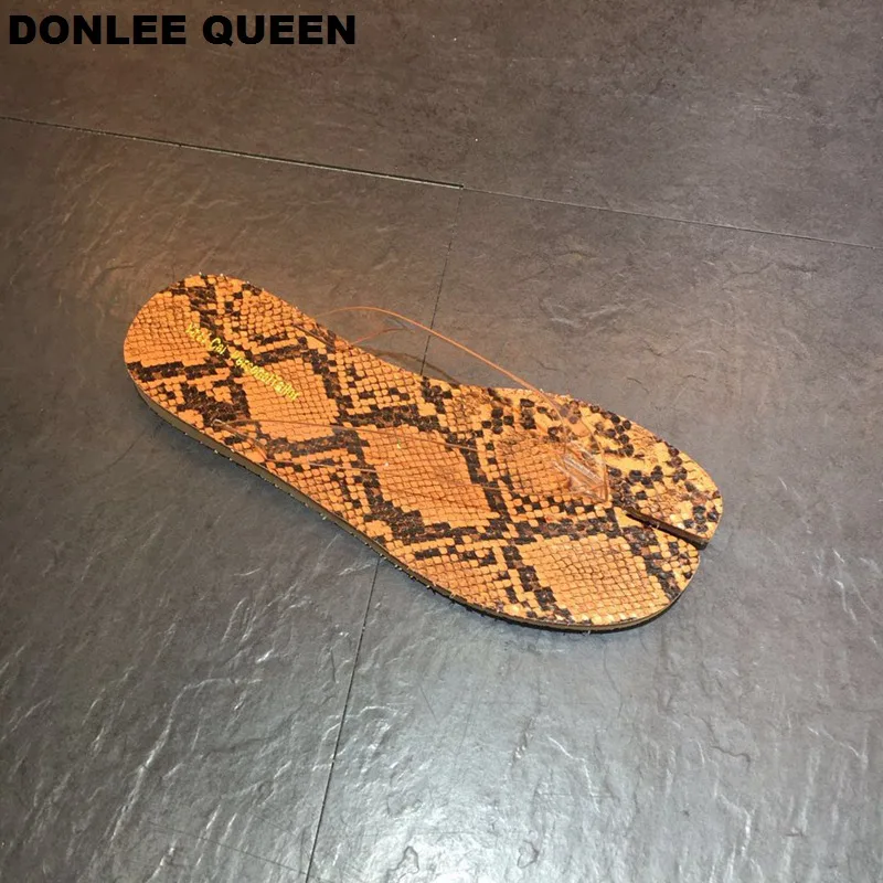 Новинка 2019 года летние женские шлепанцы модные вьетнамки из змеиной кожи с