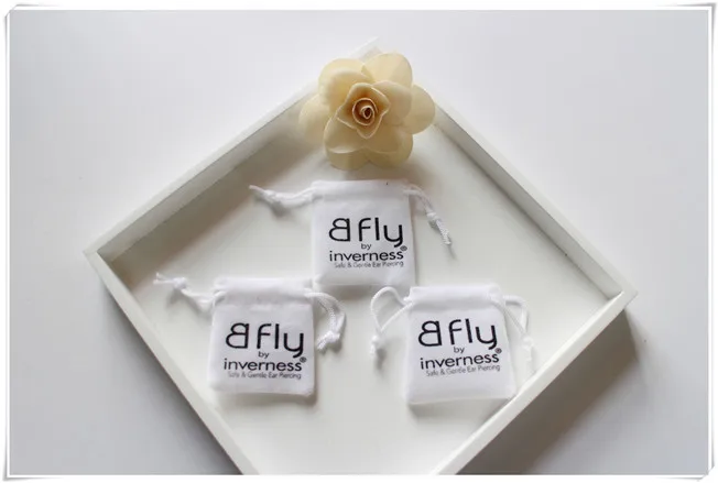 Белая бархатная сумка с золотым логотипом бархатные подарочные сумочки для