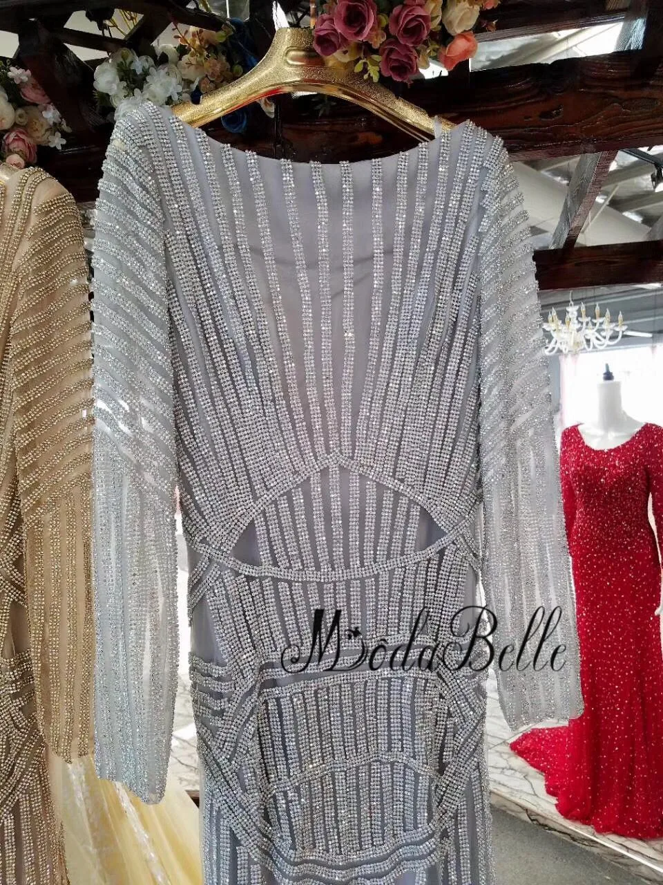 Женское вечернее платье с юбкой годе modabelle розовое длинными рукавами украшенное