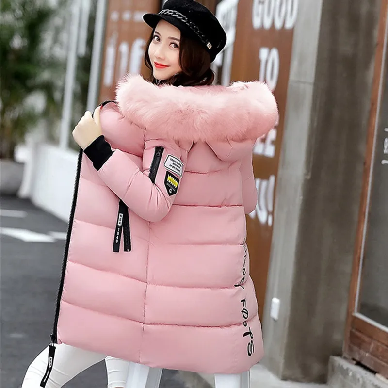 Женская зимняя куртка с капюшоном и меховым воротником на хлопковом наполнителе