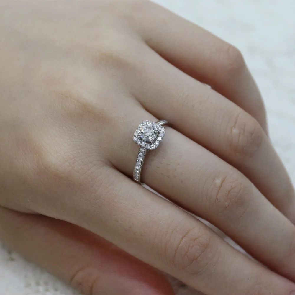 Женское кольцо с натуральным бриллиантом LASAMERO 0.503CT IJ/SI круглой огранкой 18 К белое