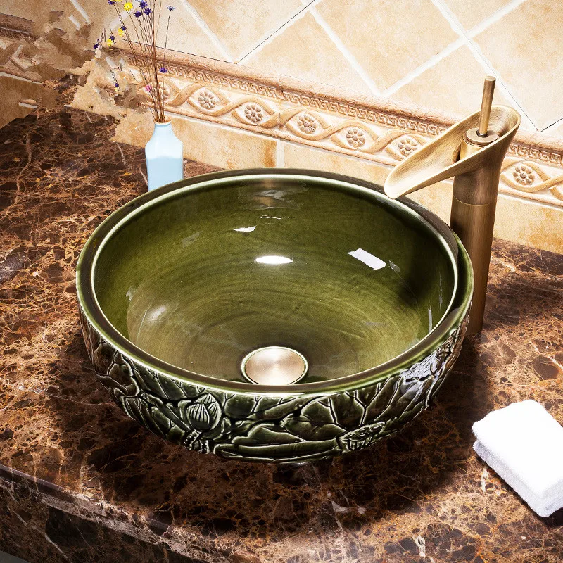 Художественный аксессуар для ванной комнаты в винтажном стиле| |