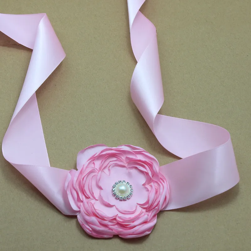 Повязка на голову для невесты розовая с цветочным узором сатиновый пояс цветком |