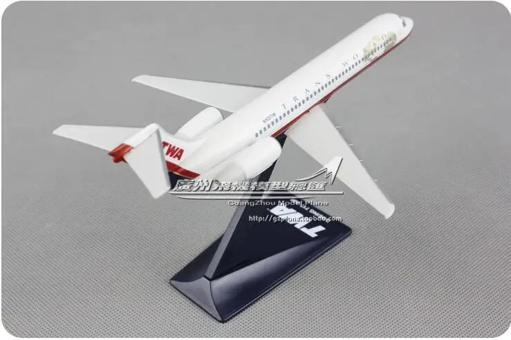 Пластиковая модель самолета 19 см в американском стиле виде авиакомпании TWA с