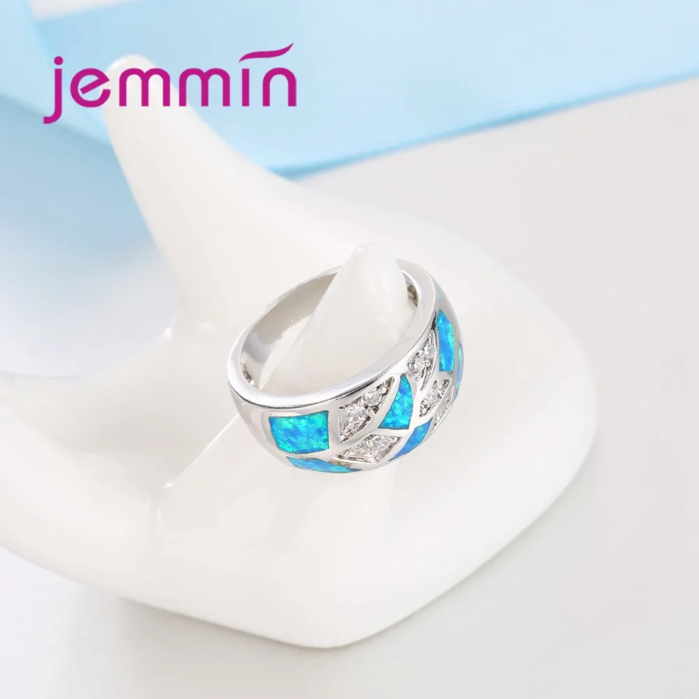 Кольцо из серебра 925 пробы с голубым огненным опалом