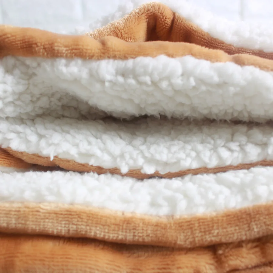 Толстое теплое Двухслойное фланелевое одеяло с шерпой из меха ягненка 145x195cm | Дом