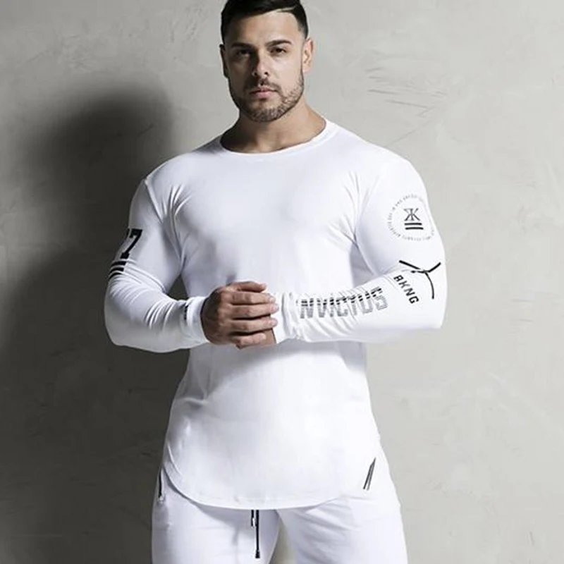 Белая футболка топ с длинными рукавами для занятий спортом бега мужчин фитнеса