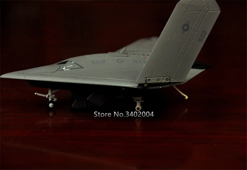 1: 72 США Northrop Grumman X-47B UCAV модель самолета литые игрушки Металлическая Модель самолета подарок коллекция Истребитель модель