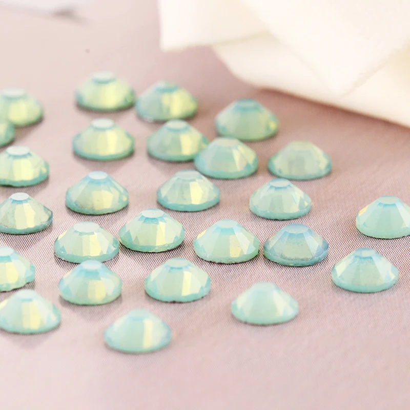 Без горячей фиксации стразы на ногтях высококачественные стеклянные