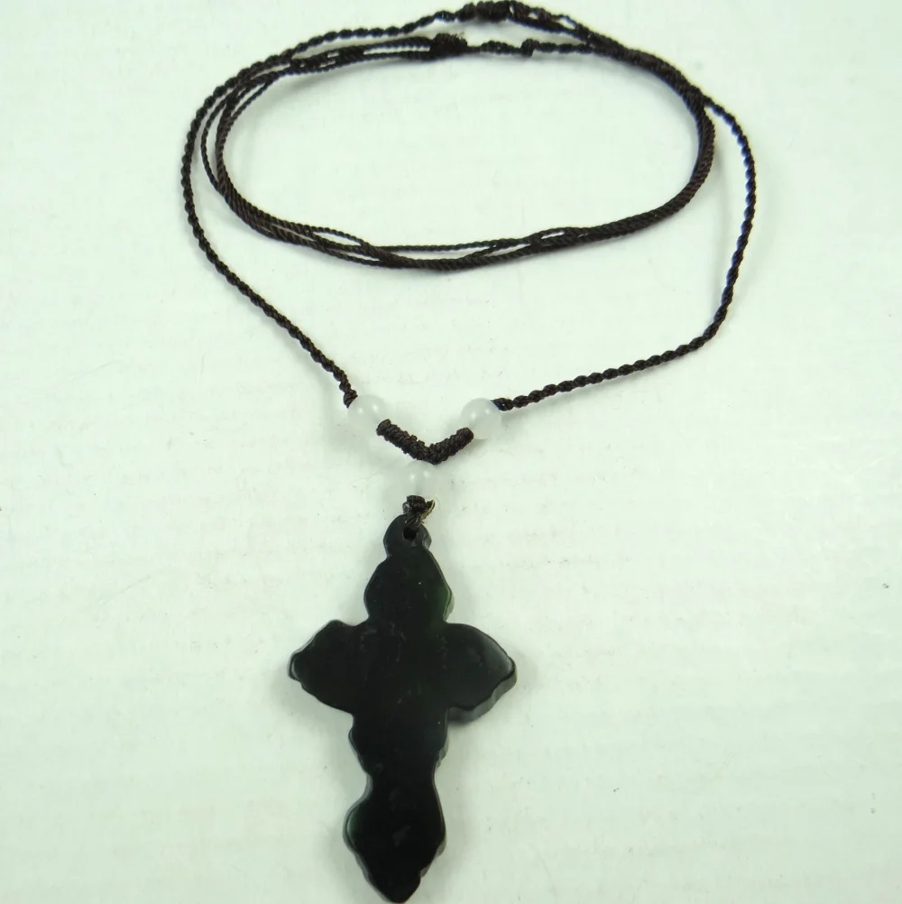 Подвеска-амулет ручной работы из натуральной искусственной кожи для