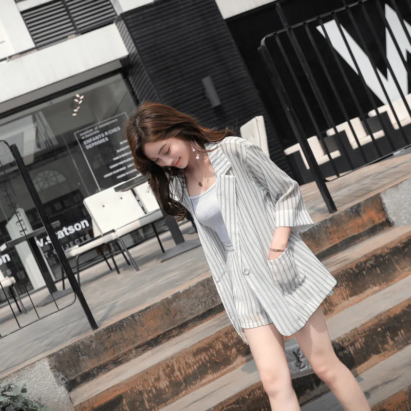 Set female 2018 summer new temperament casual thin section long-sleeved striped small suit + shorts fashion two-piece elegant | Женская