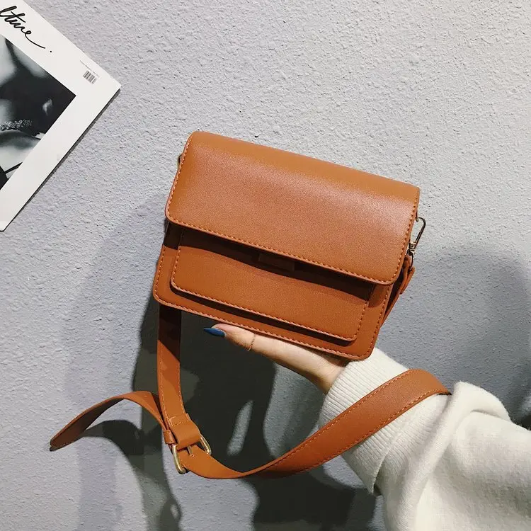2019 new Korean fashion simple Joker shoulder slung Hong Kong wind retro small square bag | Багаж и сумки