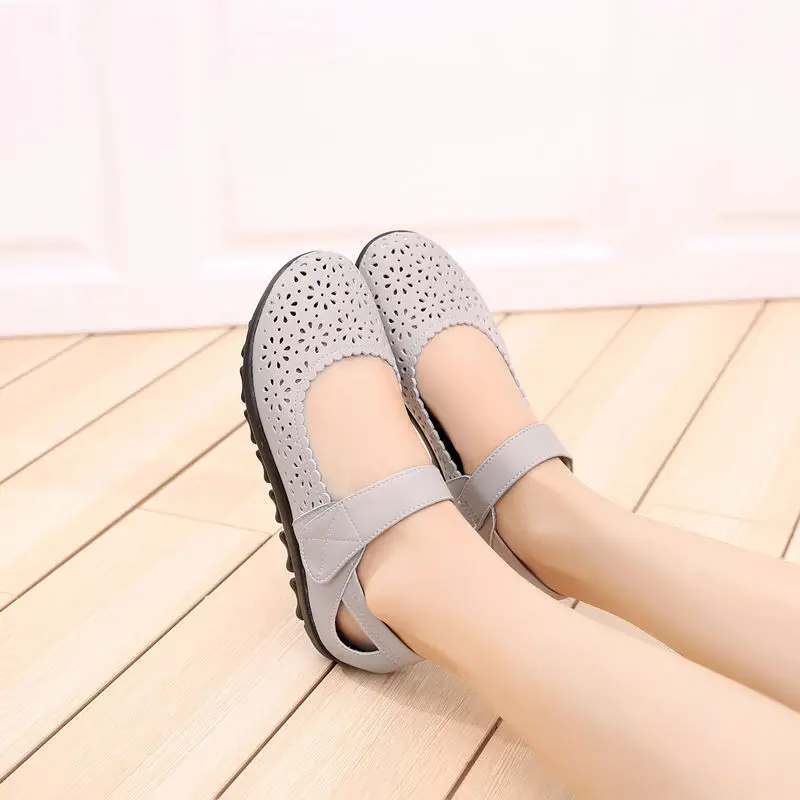 

ZXRYXGS Brand Shoes Summer Women Sandals Hole Shoes Flat Sandals 2019 Soft Comfort Hollow Real Leather Sandals Large Size 32-43