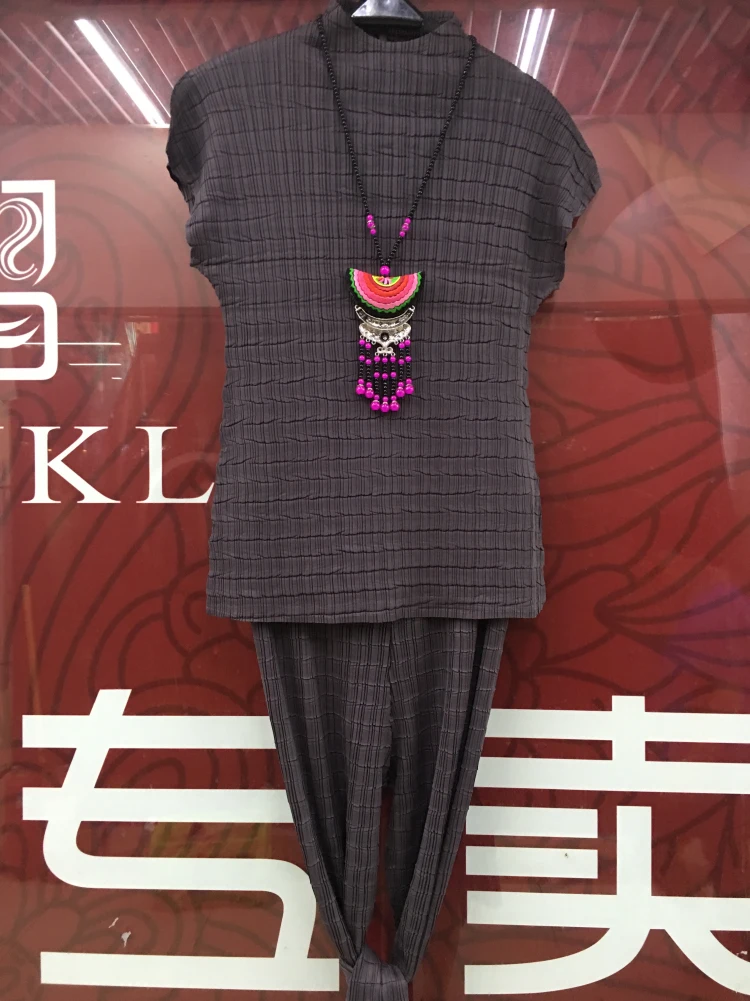 Issey Miyake двойной косу давление костюм для досуга сложить короткий рукав футболки+ девять очков Штaны-клёш комплект из двух предметов