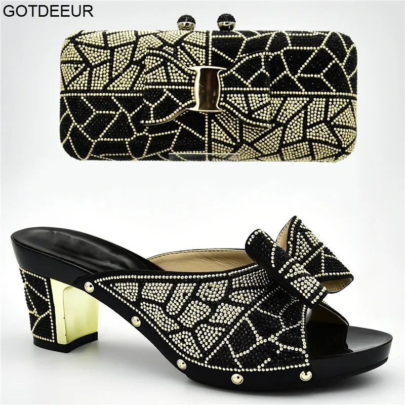 Новейший дизайн итальянский комплект из женских туфель и сумочки для свадьбы в