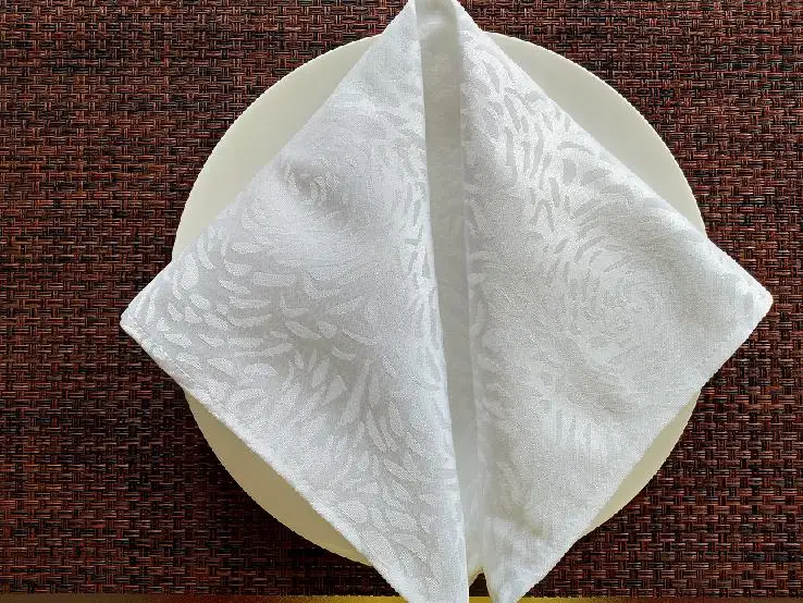 Leafs Damask Полиэстер ткань цветная настольная салфетка 40 см* 40 см квадратный 100 шт много с бесплатной доставкой для использования в отеле - Цвет: Leafs Damask