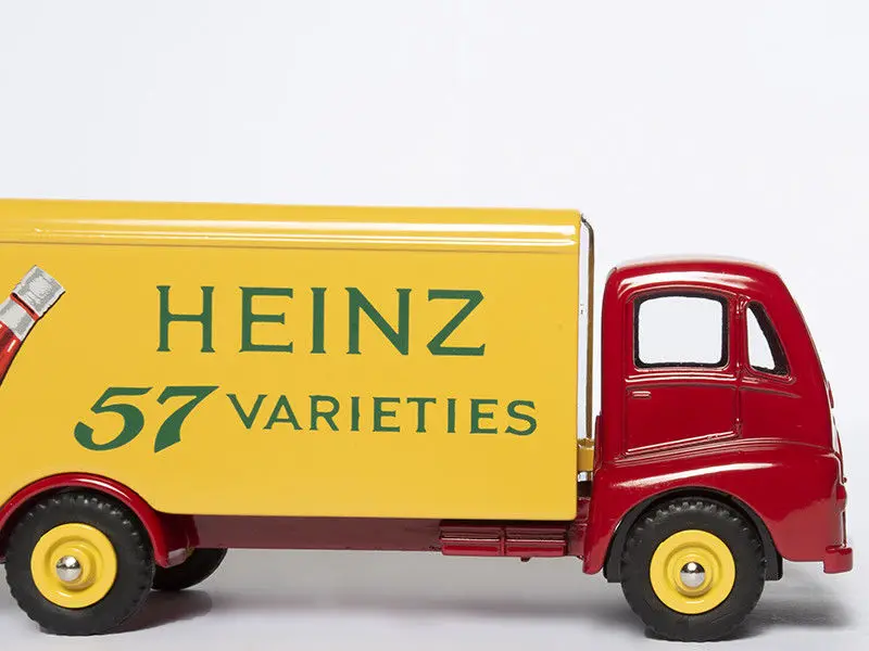 Литая машина MDOEL 1:43 Atlas Dinky SUPERTOYS 920 CAMION COUVERT GUY 57 разновидностей