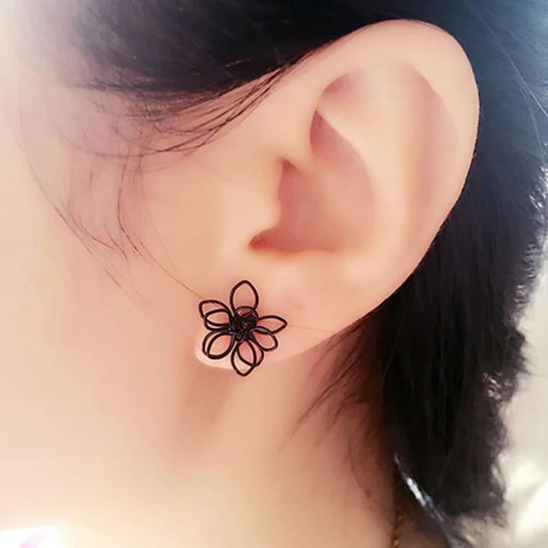 1 пара высококачественные гипоаллергенные серьги-гвоздики с черным цветком