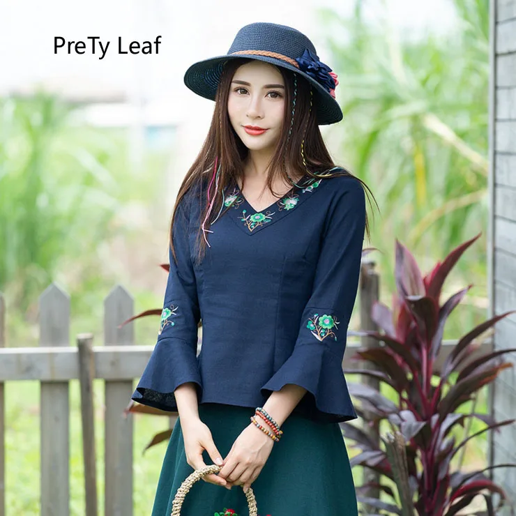 National wind cotton and linen women's 2018 new V-neck embroidery Slim trumpet sleeve T-shirt female | Женская одежда