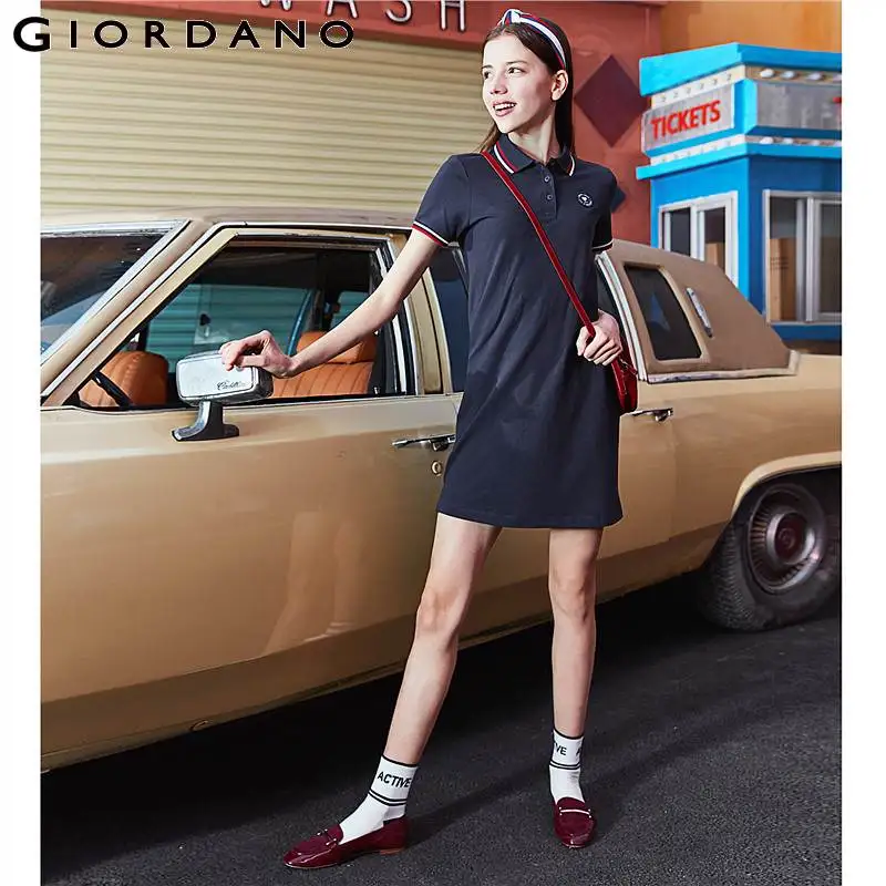 Giordano хлопковое платье Polo с вышивкой на груди выполнено из натурального хлопка и