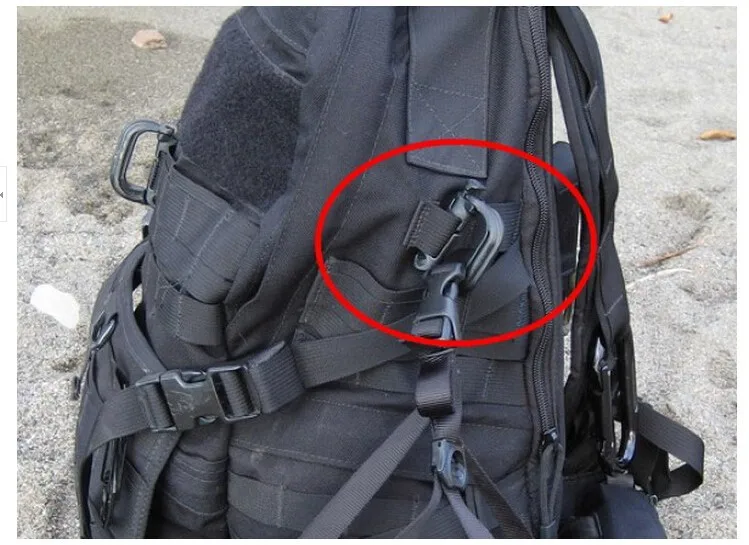 

Tactical Multifunctional Mountaineering Quick Release Grimlock D Ring For Molle Gear For Hunting
