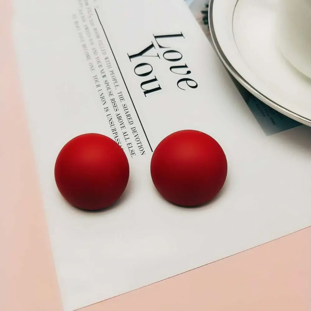 Модные женские сережки черный розовый красный цвет хорошее качество резиновые