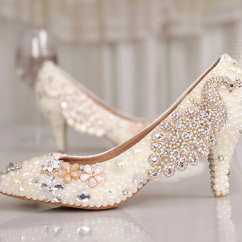 Туфли-лодочки женские с жемчугом и кристаллами на каблуке | Обувь