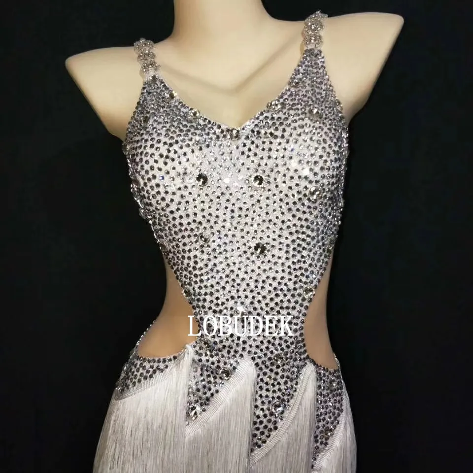 Платье для латиноамериканских танцев с бахромой серебристые белые стразы |