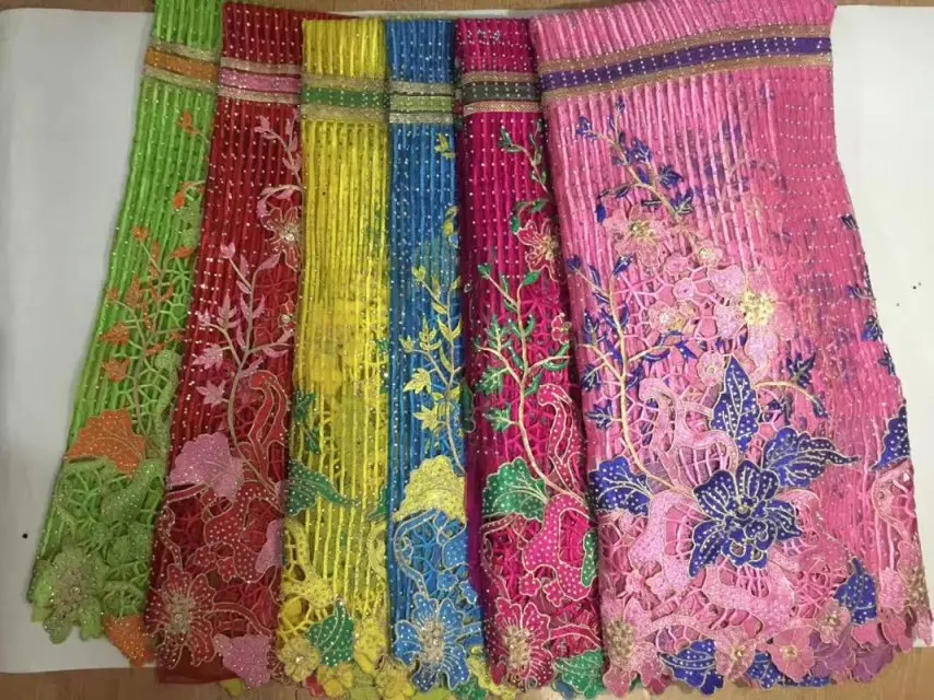 

New Designs African French Lace Fabric High Quality Nigeria French Net Lace 2017 With Stones and Beaded For Women ML5928