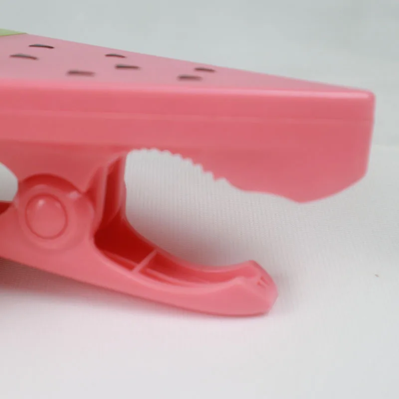 

1Pcs Watermelon Plastic Beach Slipper Towel Clips Large Sun Bed Lounger Holder Pool Clothes Peg Quilt clip Sock clips