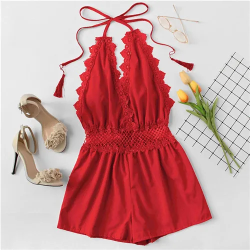 Красный ROMWE Red Lace Trim Sexy V Neck Backless Fringe Halter Rompers Women Open Back Mid Waist Short Straight Leg Summer Playsuits - Цвет: Красный