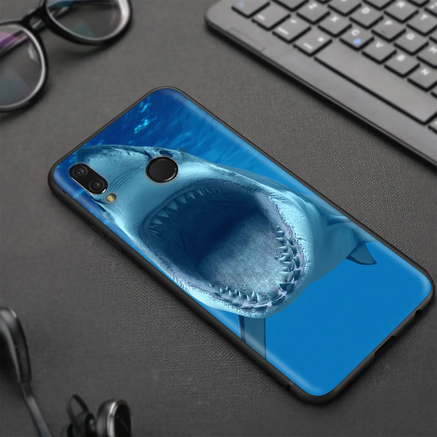Чехол Lavaza с изображением большой белой акулы для Huawei P30 P20 P10 P9 P8 Mate 20 10 Pro Lite P Smart 2017 |