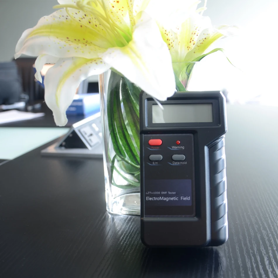 Профессиональный цифровой детектор электромагнитного излучения LZT 1000