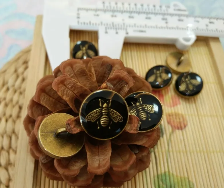 NO1 size 14mm black Оптом 10 штук New bee металлические бронзового капельного масла, пиджак, рубашка, свитер пуговицы пальто кнопка 1,4 см 14 мм - Цвет: NO1 size 14mm black