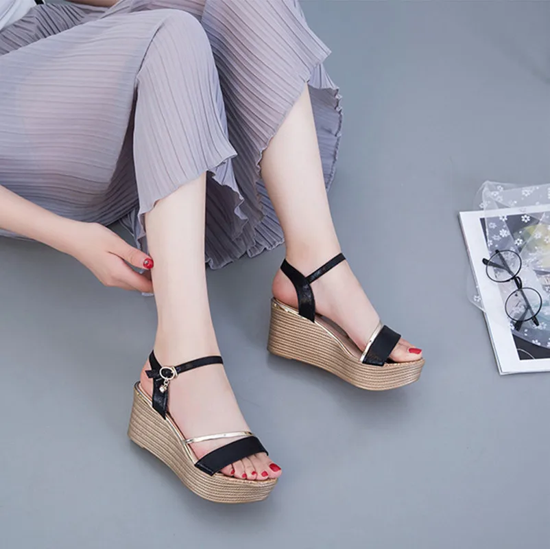 2017 г. женские искусственная кожа + пластик сдобы голова рыбы на платформе простые