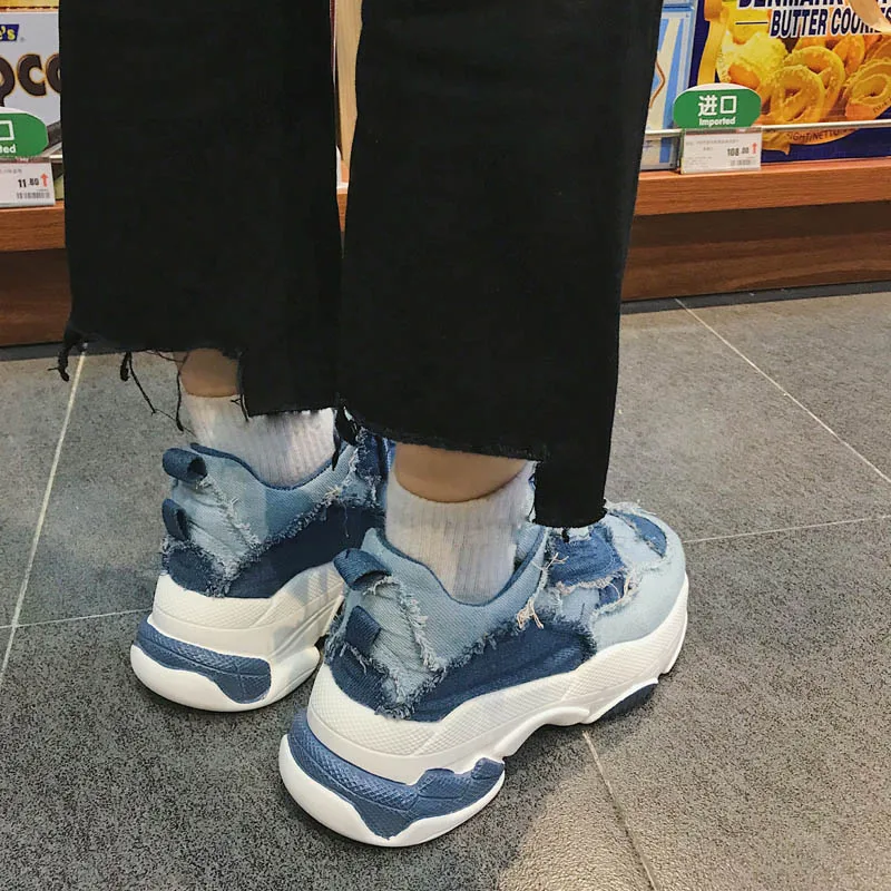 Женские кроссовки из джинсовой ткани Новинка 2018 года Стильная Спортивная обувь