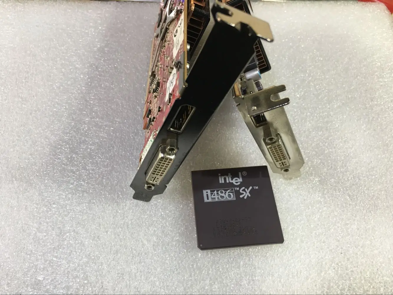 

Leadtek ATI FirePro V3800 512M graphics professional graphics card