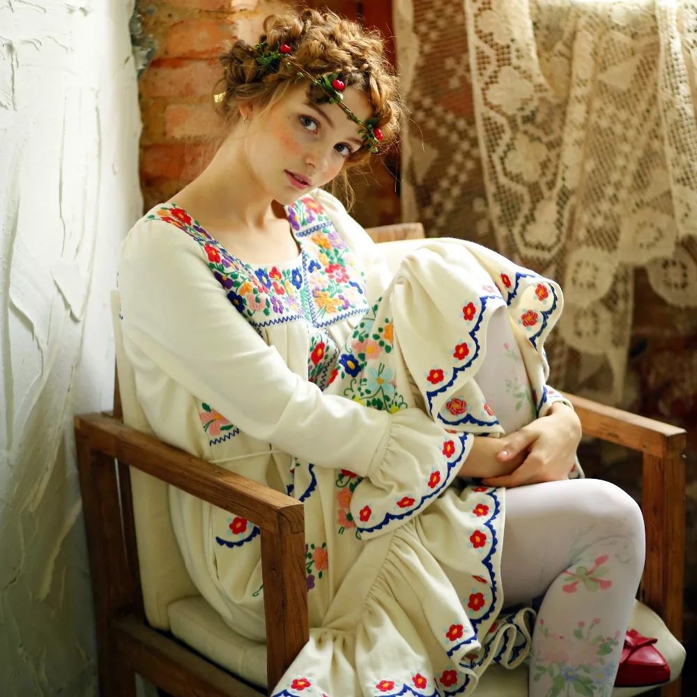 Женское зимнее шерстяное платье LYNETTE'S с оригинальным дизайном цветочной