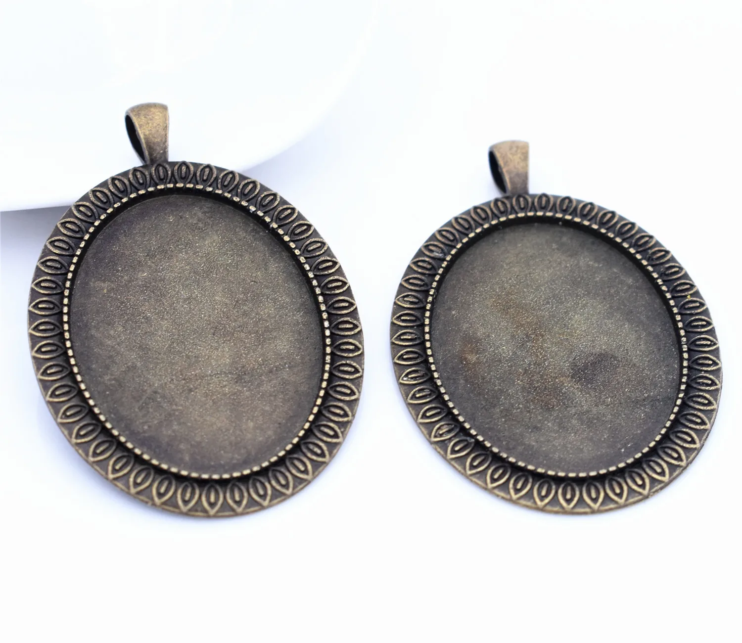 

4pcs 30x40mm Inner Size Antique Bronze Plated Simple Style Cabochon Base Cameo Setting Charms Pendant-A1-21