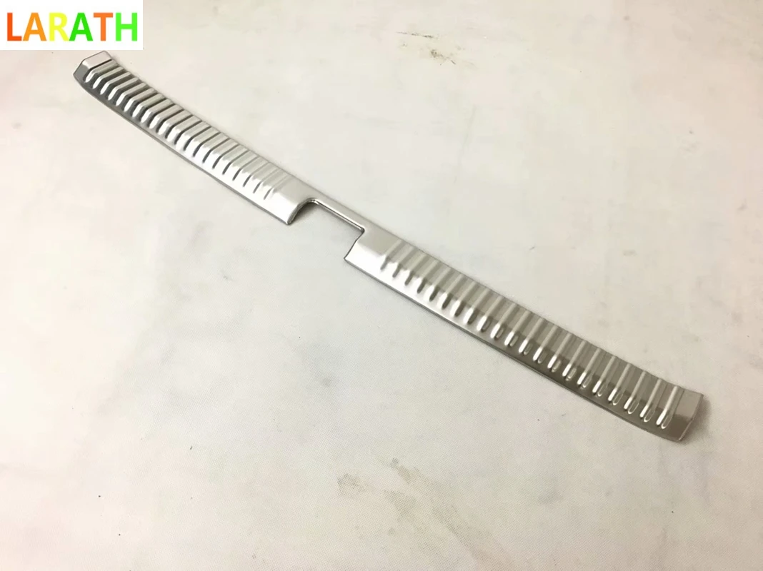 Накладка на педаль заднего бампера для Toyota Camry 2018 серебристая нержавеющая сталь 1