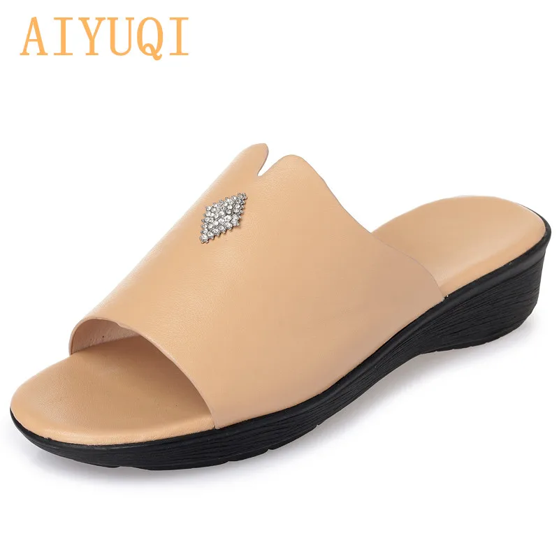 apricot AIYUQI/женские шлепанцы на плоской подошве; Новинка года; Летняя обувь; сандалии; женская модная верхняя одежда; удобная обувь; тапочки для мамы; большие размеры - Цвет: apricot